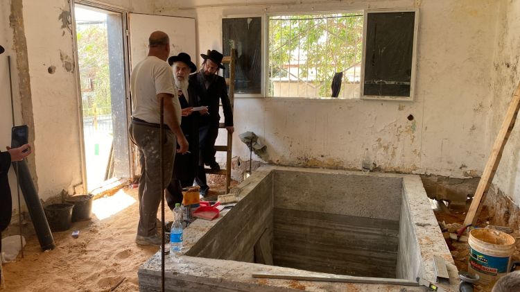 ראשון לציון: יציקת בור למקווה החדש